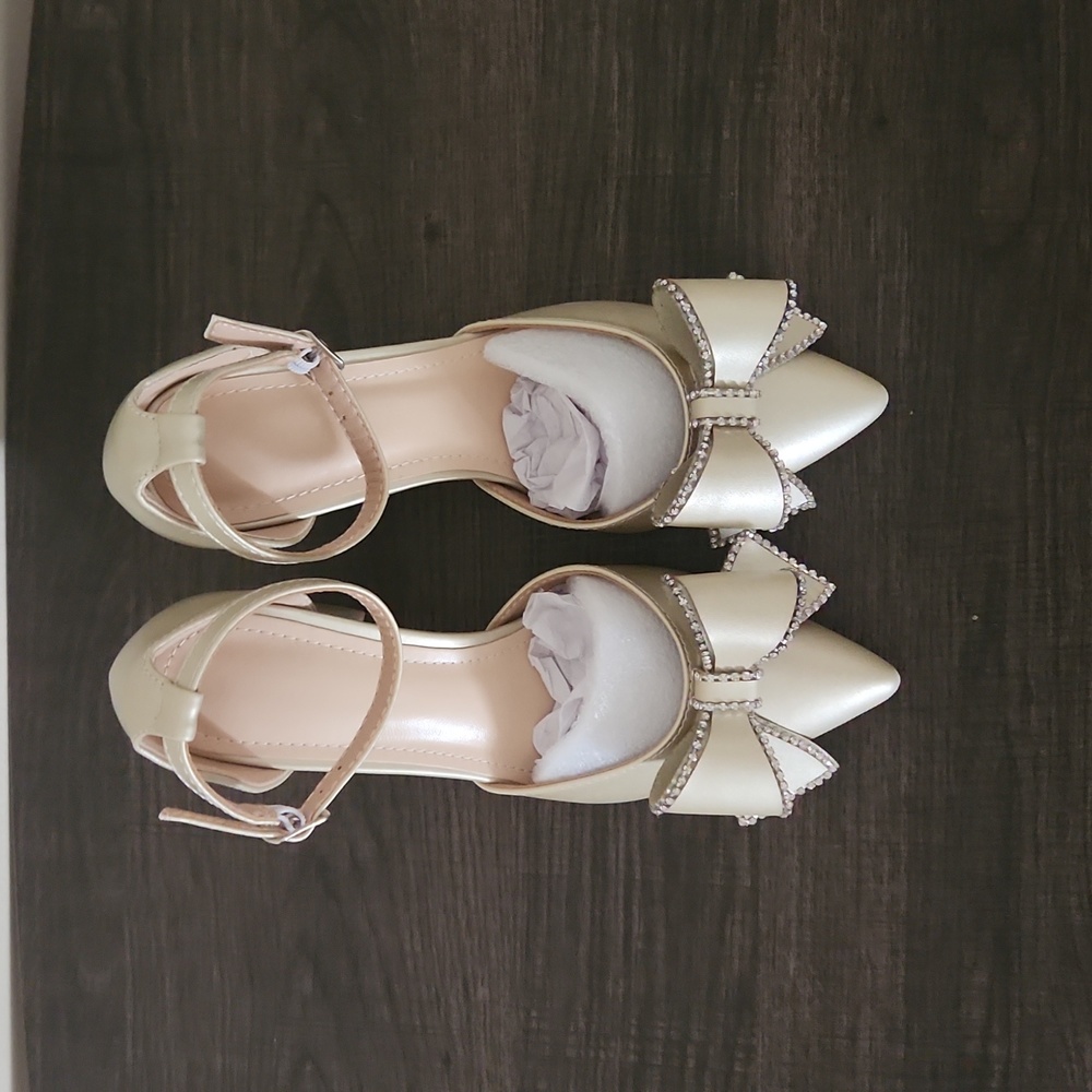 Shoes - Picture 5 of 7